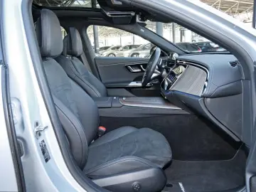 MERCEDES-BENZ E 400 e 4M AMG Night Panorama Distronic 360