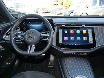 MERCEDES-BENZ E 400 e 4M AMG Night Panorama Distronic 360