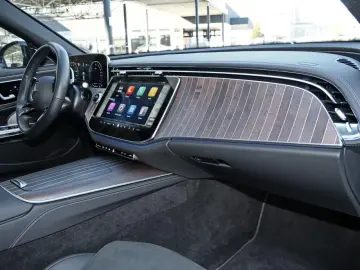 MERCEDES-BENZ E 400 e 4M AMG Night Panorama Distronic 360