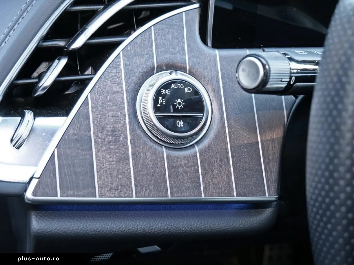 MERCEDES-BENZ E 400 e 4M AMG Night Panorama Distronic 360