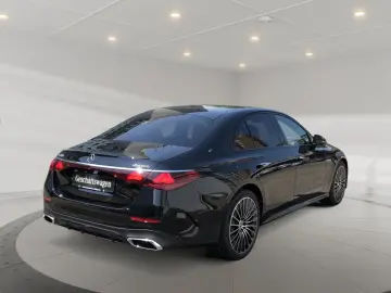 MERCEDES-BENZ E 200 4MATIC AMG Pano Burm DigitalLight