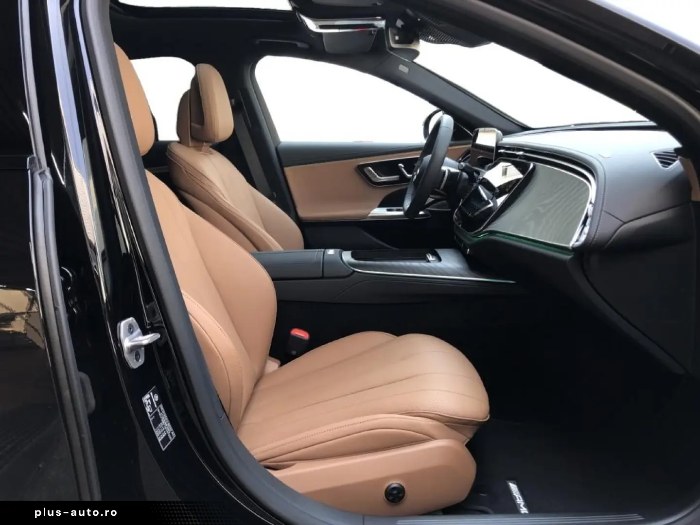 MERCEDES-BENZ E 200 4MATIC AMG Pano Burm DigitalLight