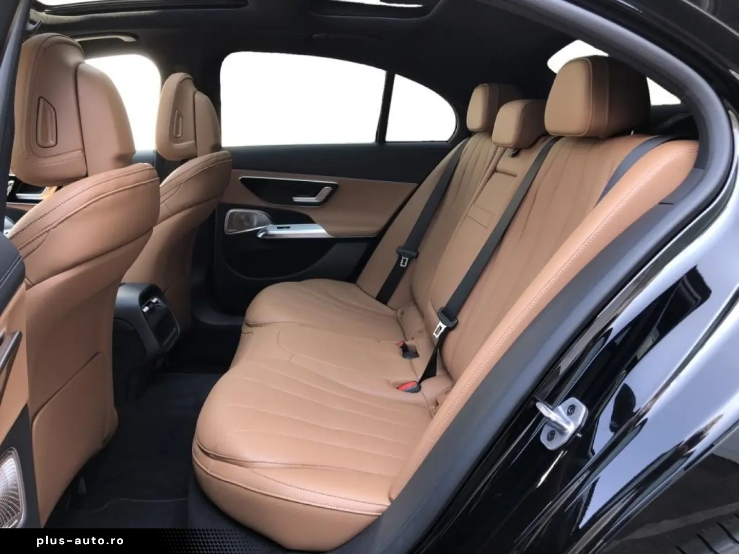 MERCEDES-BENZ E 200 4MATIC AMG Pano Burm DigitalLight