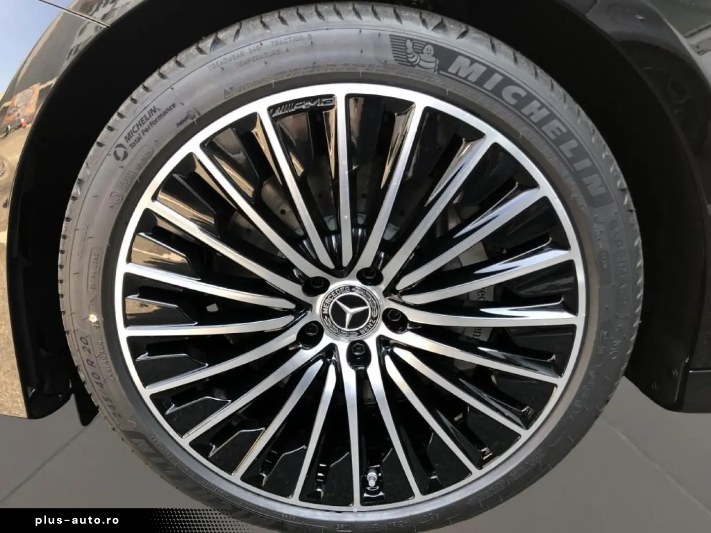 MERCEDES-BENZ E 200 4MATIC AMG Pano Burm DigitalLight