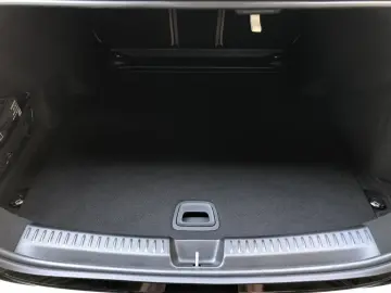 MERCEDES-BENZ E 200 4MATIC AMG Pano Burm DigitalLight