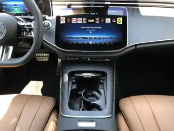 MERCEDES-BENZ E 200 4MATIC AMG Pano Burm DigitalLight