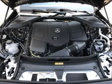 MERCEDES-BENZ E 200 4MATIC AMG Pano Burm DigitalLight