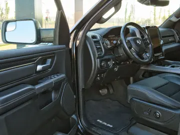 DODGE RAM 1500 Big Horn  Crew Cab AWD