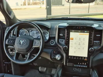 DODGE RAM 1500 Big Horn  Crew Cab AWD