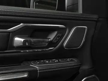 DODGE RAM 1500 Laramie