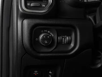 DODGE RAM 1500 Laramie