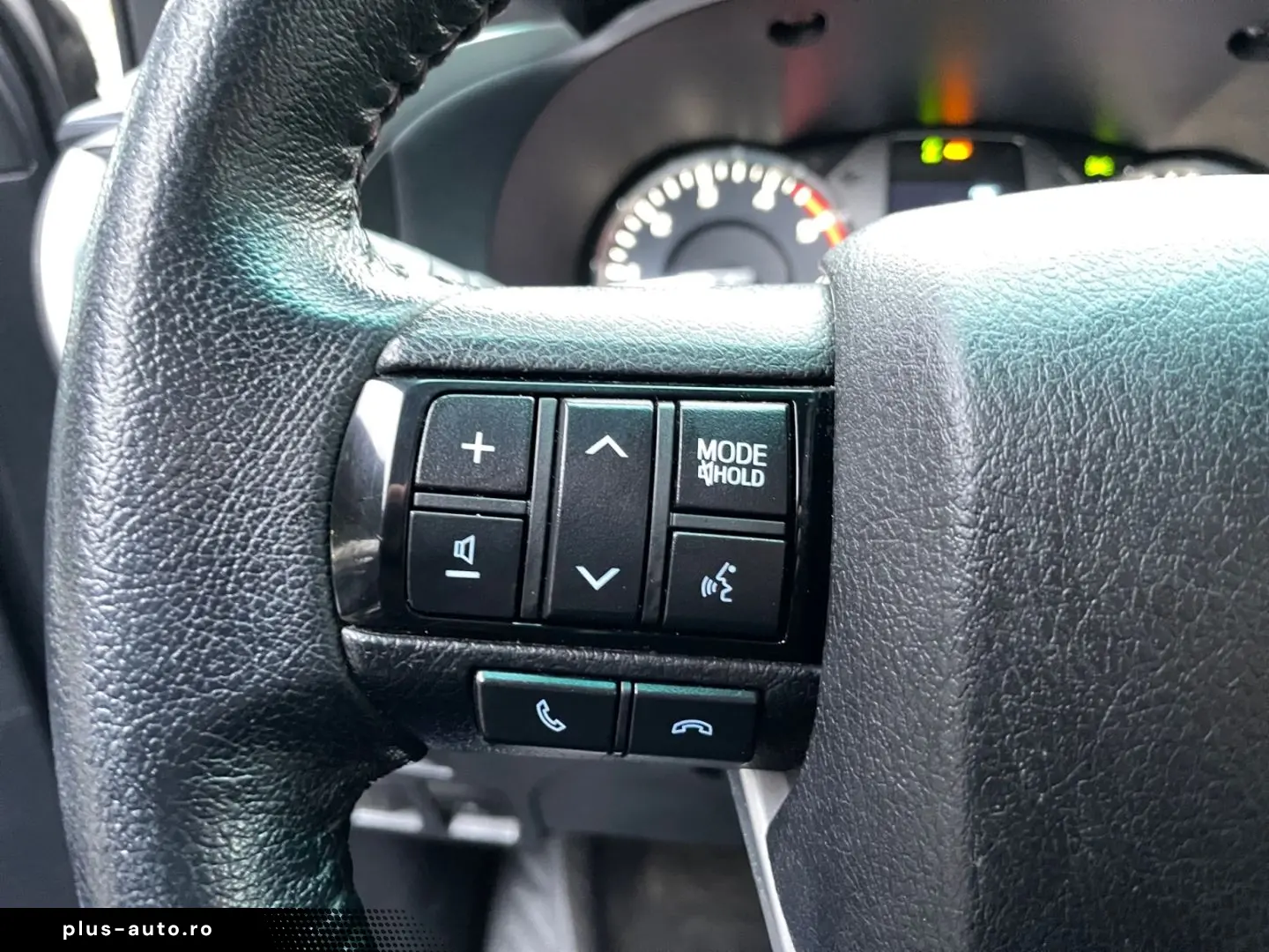 TOYOTA Hilux 4x4 Double Cab Comfort  ACC CAM SHZ CarPla