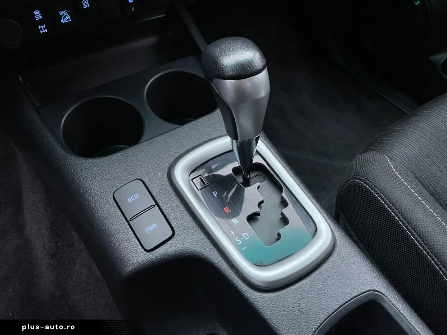 TOYOTA Hilux 4x4 Double Cab Comfort  ACC CAM SHZ CarPla