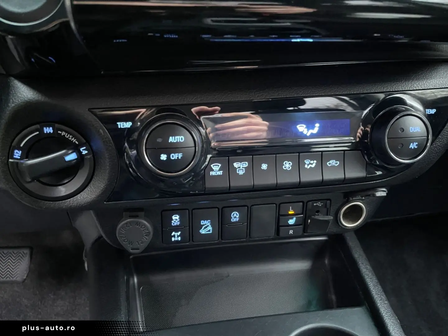 TOYOTA Hilux 4x4 Double Cab Comfort  ACC CAM SHZ CarPla