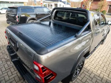 TOYOTA Hilux Double Cab Invincible 4x4