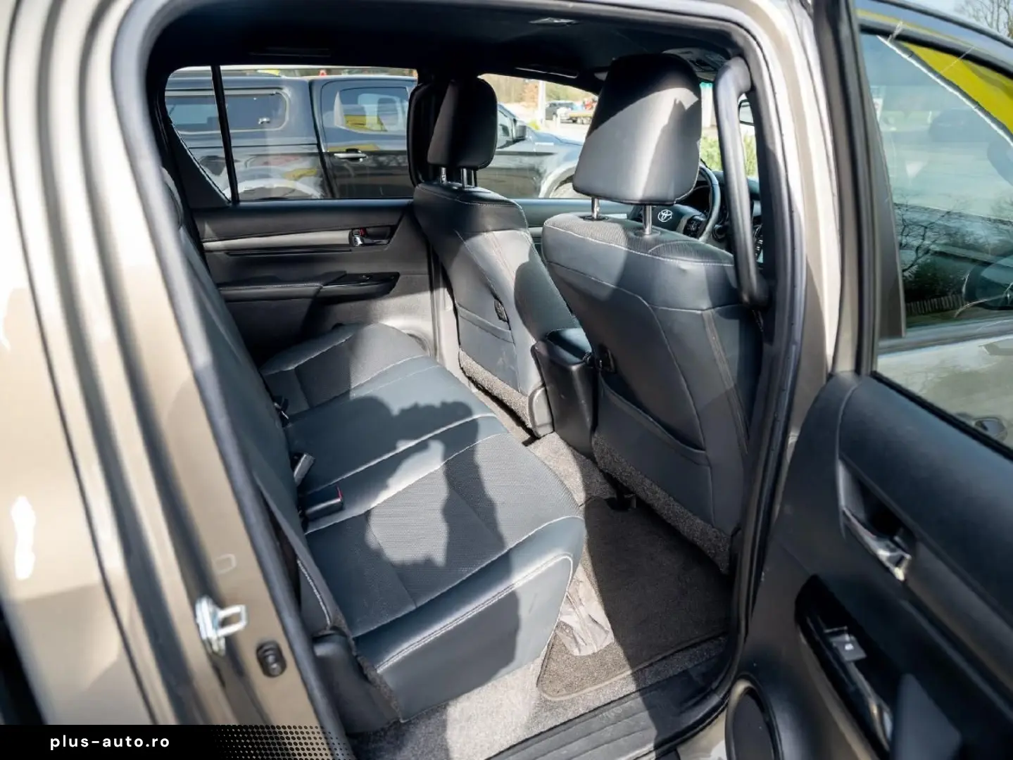 TOYOTA Hilux Double Cab Invincible 4x4