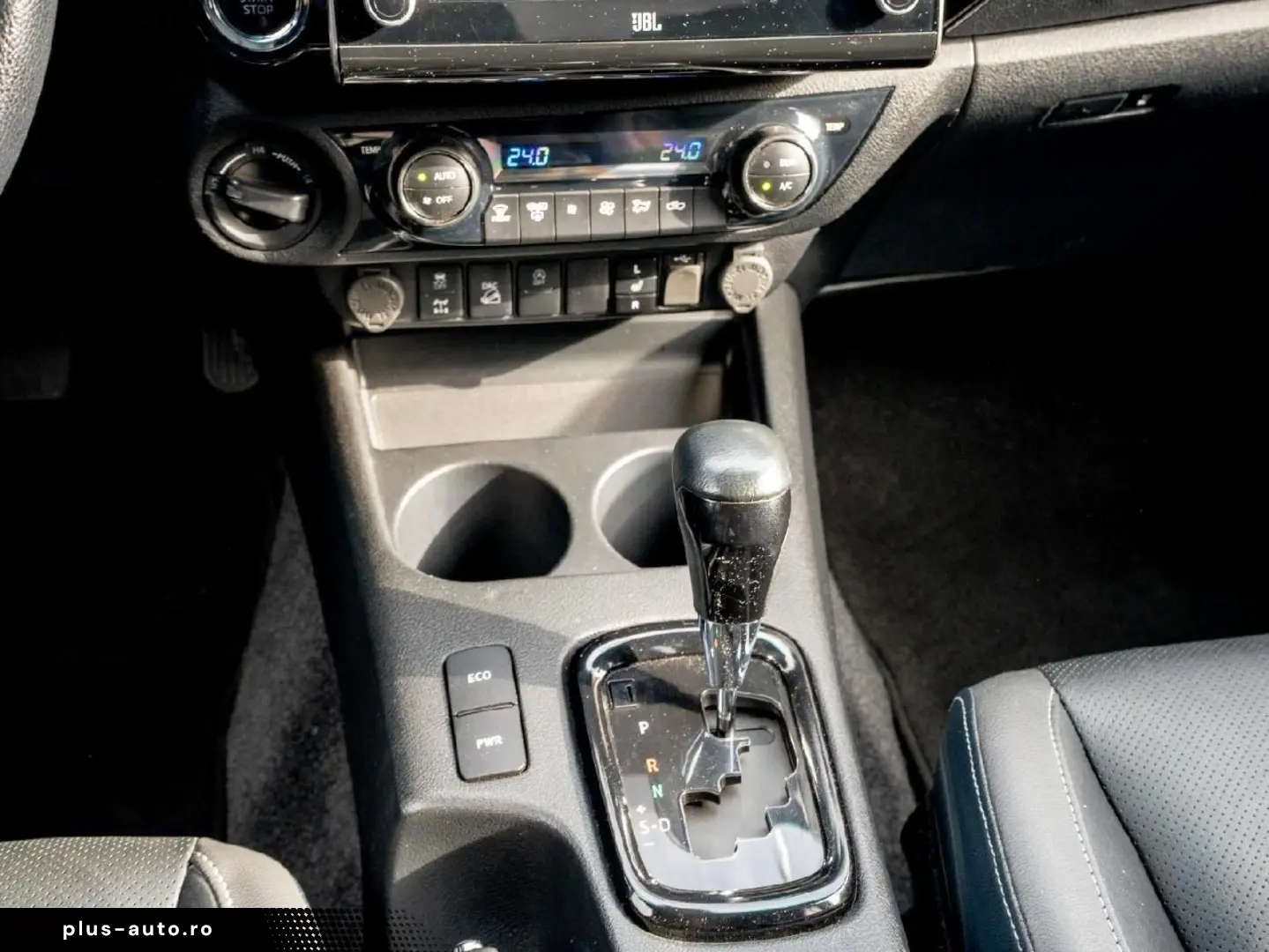 TOYOTA Hilux Double Cab Invincible 4x4