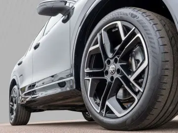 VW Tiguan 2.0 TDI DSG 4Motion R-Line IQ Light  WWV