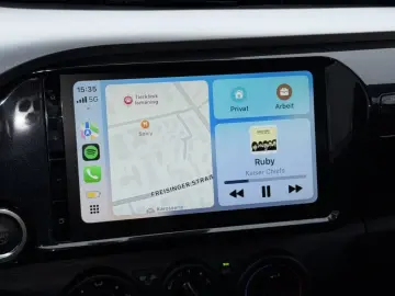 Toyota Hilux 2.8 Double Cab Schalter CarPlay