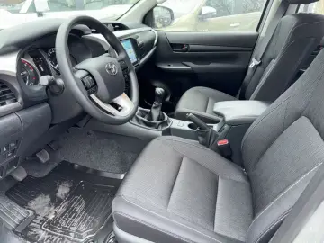 Toyota Hilux 2.8 Double Cab Schalter CarPlay