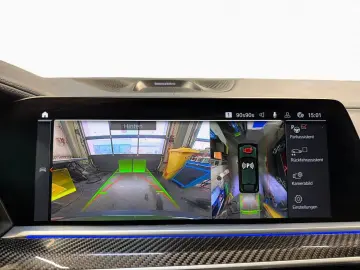 BMW X6 M50i Individual 22