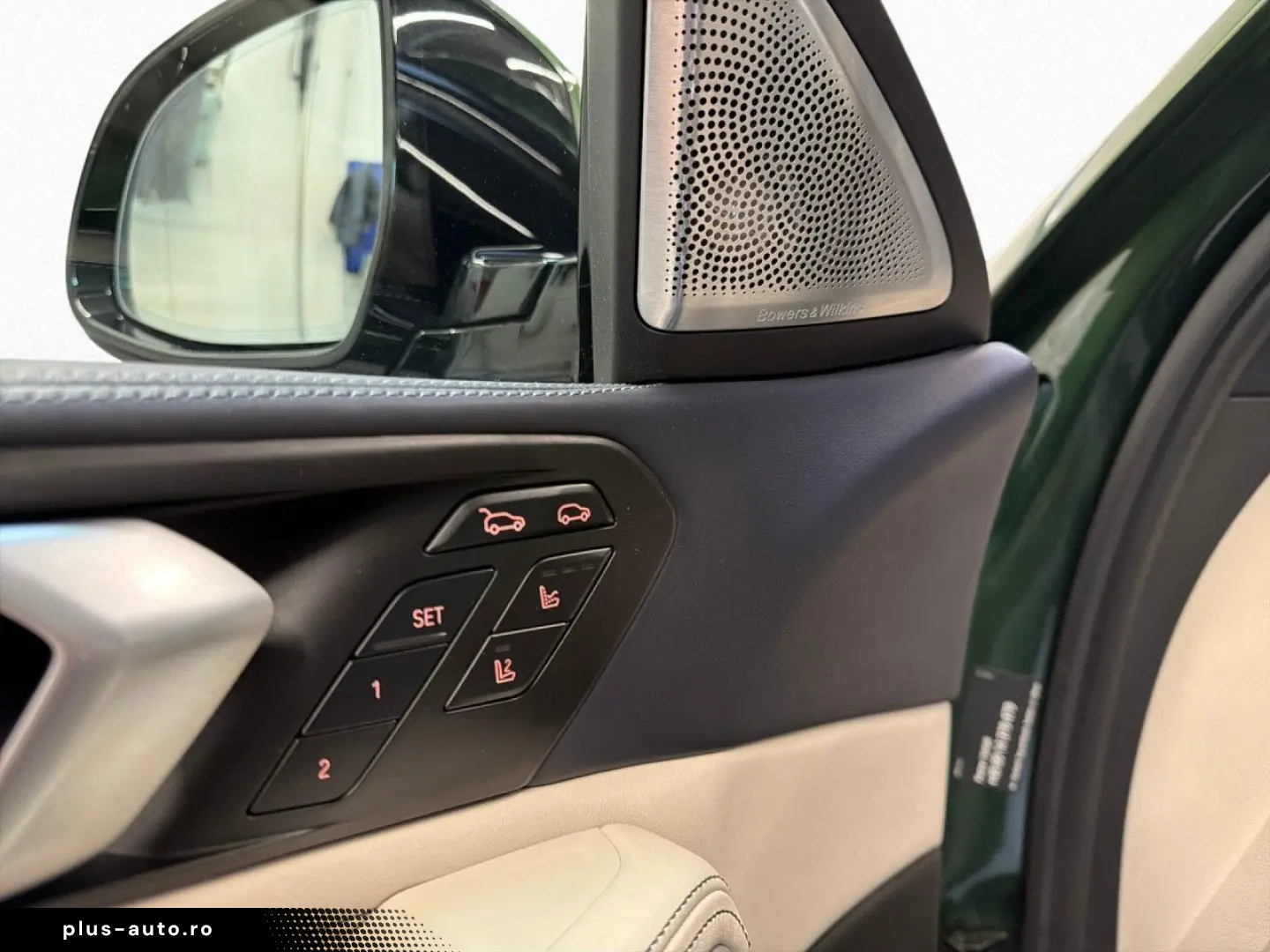 BMW X6 M50i Individual 22