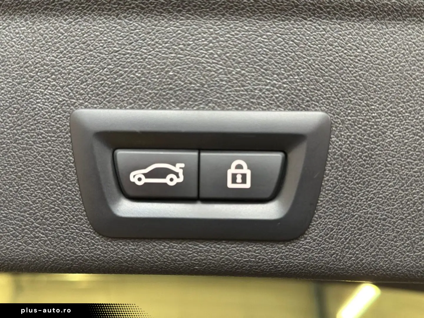 BMW X6 M50i Individual 22