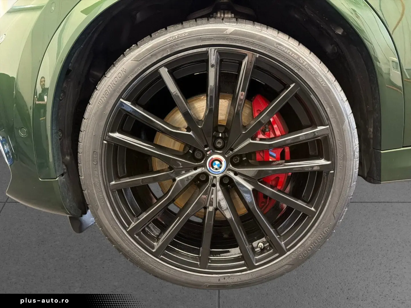 BMW X6 M50i Individual 22