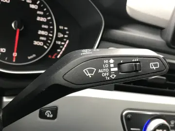 Audi A4 2.0 TDI DPF clean multitronic Attraction