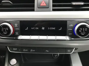 Audi A4 2.0 TDI DPF clean multitronic Attraction