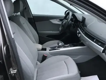 Audi A4 2.0 TDI DPF clean multitronic Attraction
