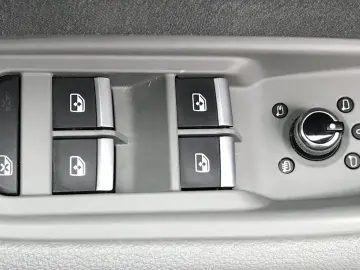 Audi A4 2.0 TDI DPF clean multitronic Attraction