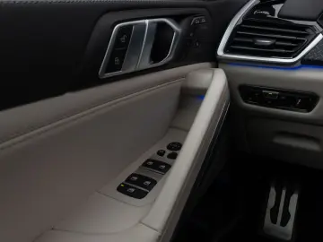 BMW X6 M50i Individual Panorama