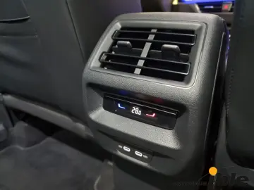 VW Tayron R-Line 2 0 TDI DSG HARMAN-KARDON HUD AHK