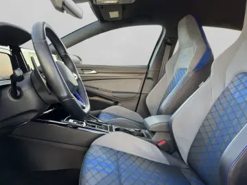 VW Golf VIII 8 R Perf. 2.0 TSI DSG 4M ACC Carplay