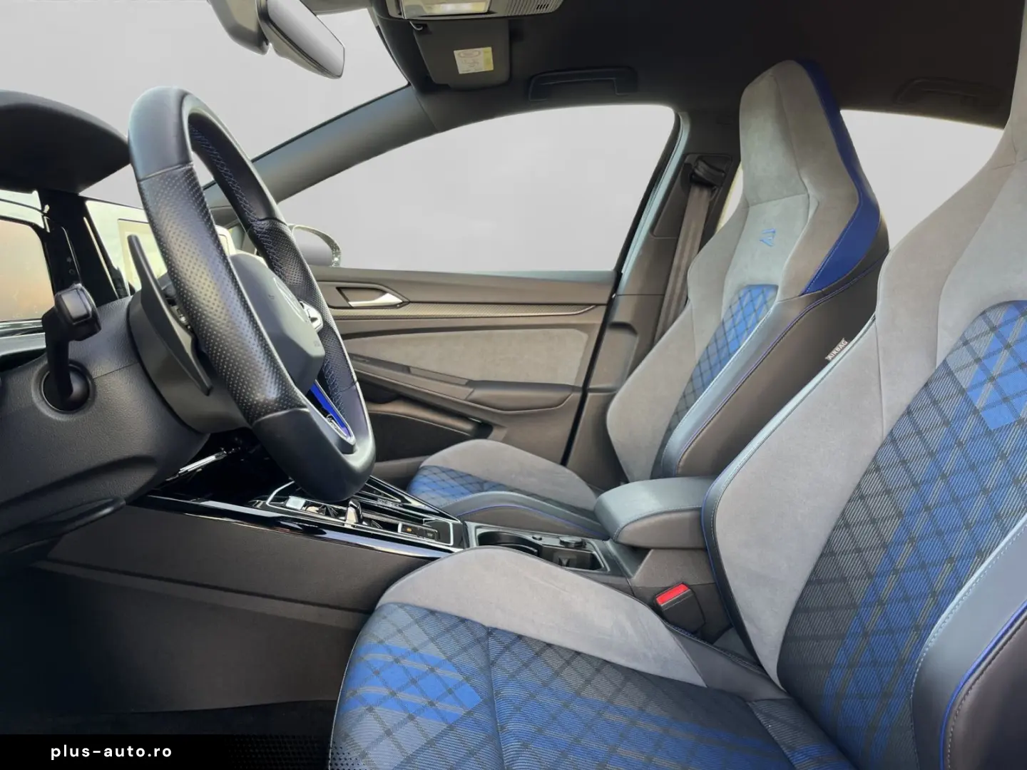 VW Golf VIII 8 R Perf. 2.0 TSI DSG 4M ACC Carplay