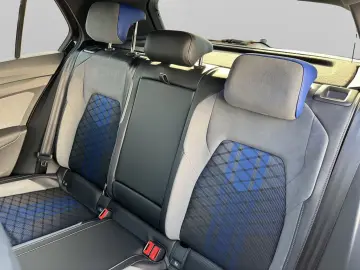 VW Golf VIII 8 R Perf. 2.0 TSI DSG 4M ACC Carplay