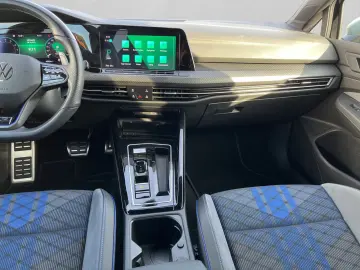 VW Golf VIII 8 R Perf. 2.0 TSI DSG 4M ACC Carplay