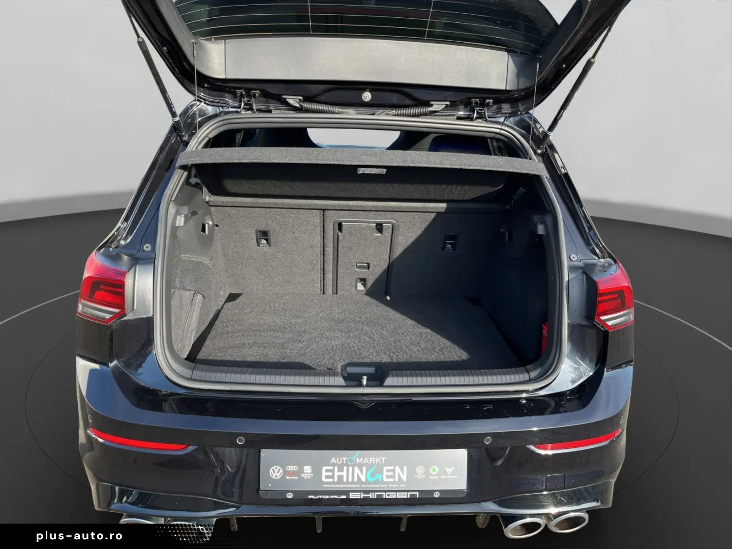 VW Golf VIII 8 R Perf. 2.0 TSI DSG 4M ACC Carplay