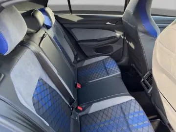 VW Golf VIII 8 R Perf. 2.0 TSI DSG 4M ACC Carplay