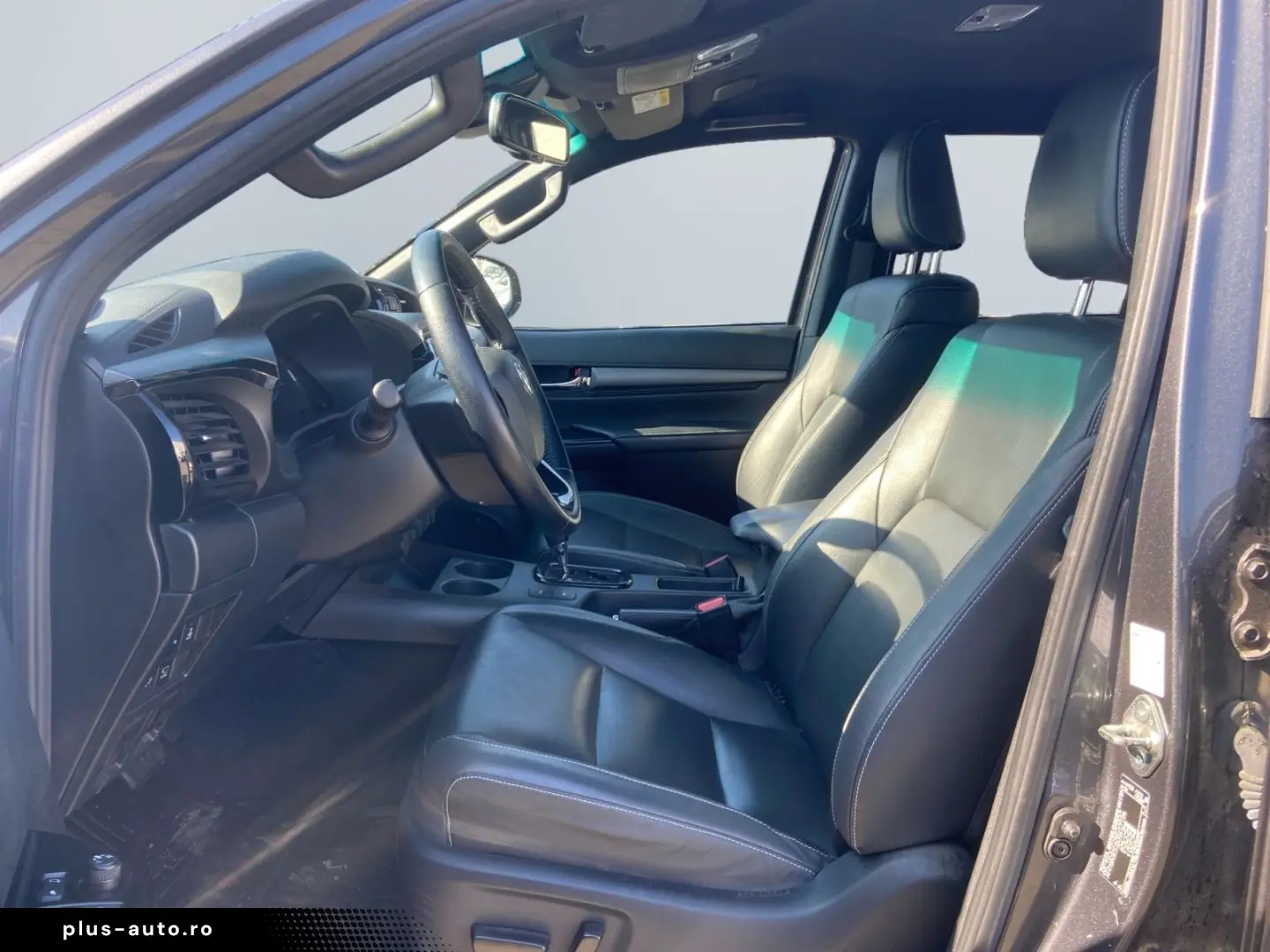 TOYOTA Hilux 4x4 Double Cab Invincible  360  Leder AHK