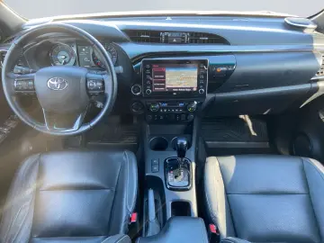 TOYOTA Hilux 4x4 Double Cab Invincible  360  Leder AHK