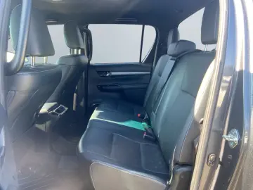 TOYOTA Hilux 4x4 Double Cab Invincible  360  Leder AHK