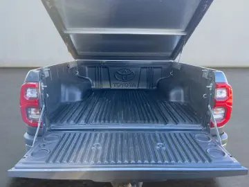 TOYOTA Hilux 4x4 Double Cab Invincible  360  Leder AHK