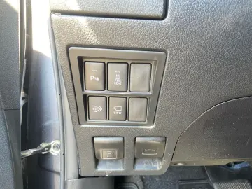 TOYOTA Hilux 4x4 Double Cab Invincible  360  Leder AHK