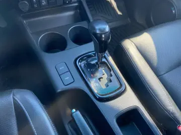 TOYOTA Hilux 4x4 Double Cab Invincible  360  Leder AHK