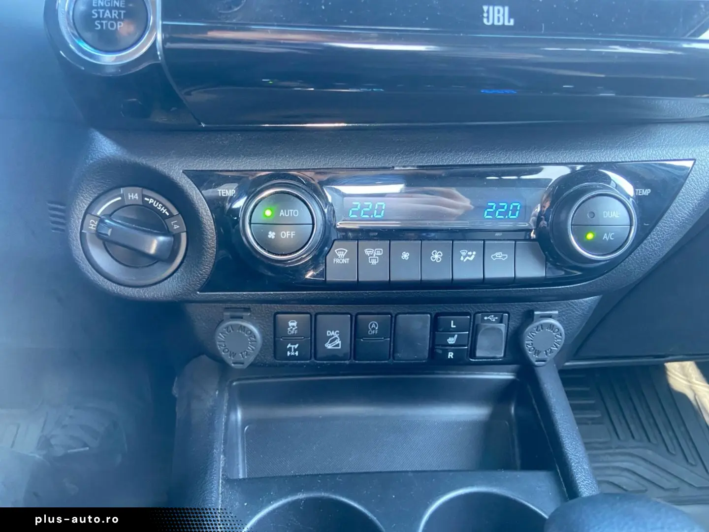 TOYOTA Hilux 4x4 Double Cab Invincible  360  Leder AHK