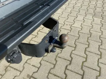 TOYOTA Hilux 4x4 Double Cab Invincible  360  Leder AHK