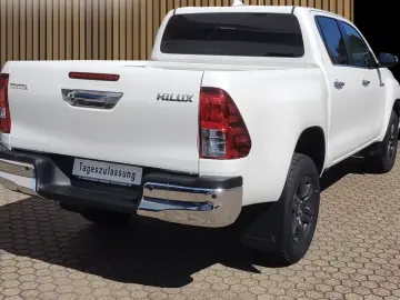 Toyota Hilux Double Cab 2.8 Comfort 4x4
