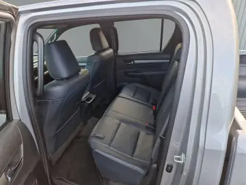 Toyota Hilux Double Cab Invincible 4x4 Navi